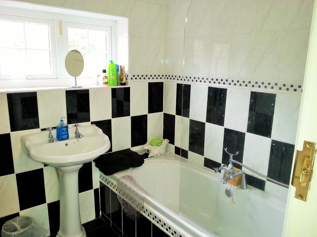 The Dell Dublin Bed & Breakfast Dun Laoghaire Room photo