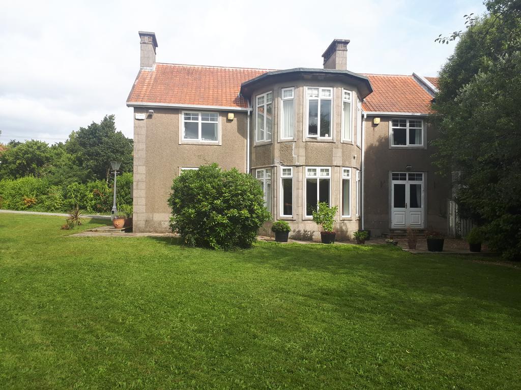 The Dell Dublin Bed & Breakfast Dun Laoghaire Exterior photo