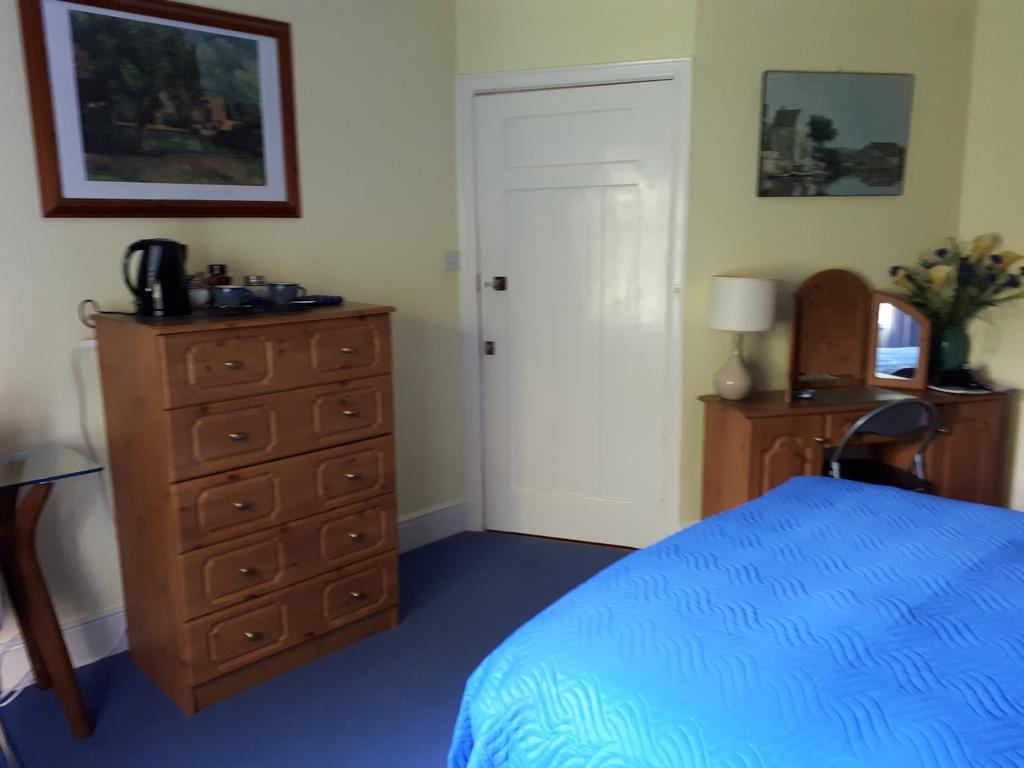 The Dell Dublin Bed & Breakfast Dun Laoghaire Exterior photo